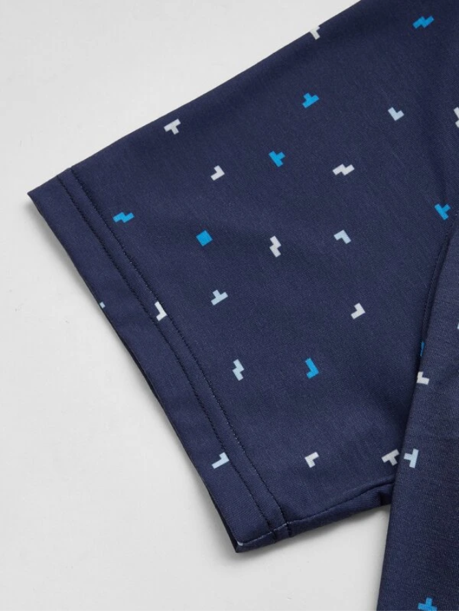 Camisa polo con estampado geométrico