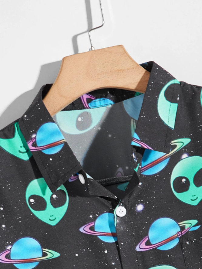Camisa con estampado de extraterrestre