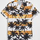 Camisa con estampado tropical con botones