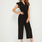 Mono con Capas Fruncidas y Cinturón para un Look Chic